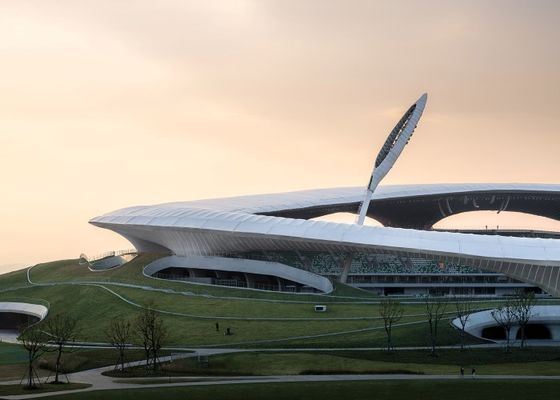 Palestra prefabbricata d'acciaio su misura delle costruzioni del metallo dello stadio Q355 della struttura