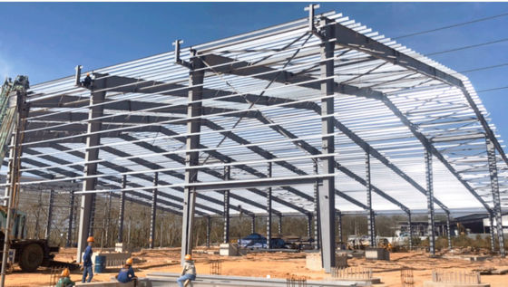Costruzione prefabbricata della struttura d'acciaio favolosa. Garage per il parco del camion 1000sqm nel Kenya