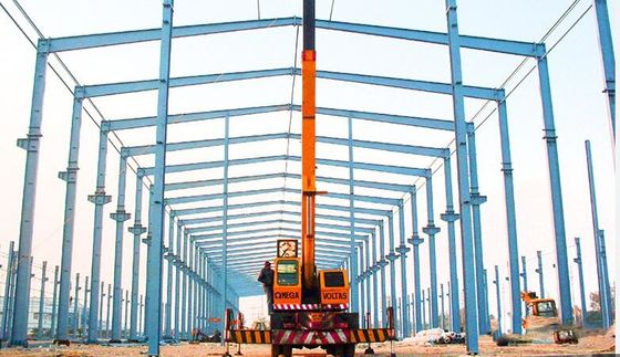 Impianto di produzione di acciaio laminato a caldo/saldato con sezione H