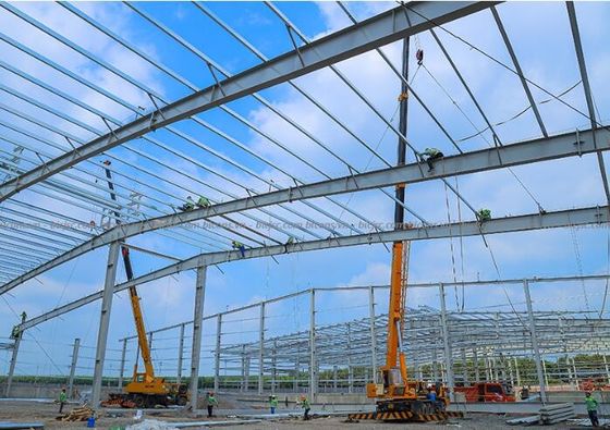 Impianto di produzione di acciaio laminato a caldo/saldato con sezione H