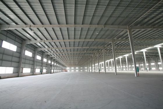 Lavori prefabbricati di costruzioni in metallo e acciaio con strutture e isolamento