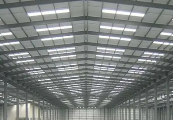 Fabbrica di fabbrica di strutture in acciaio per finestre in lega di alluminio / acciaio di plastica con isolamento opzionale