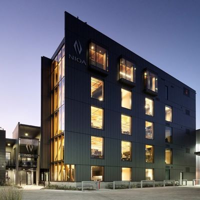 Edificio a telaio in acciaio prefabbricato a più piani per uffici commerciali