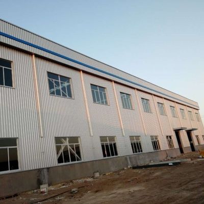 Progettazione di un magazzino di costruzioni industriali in acciaio