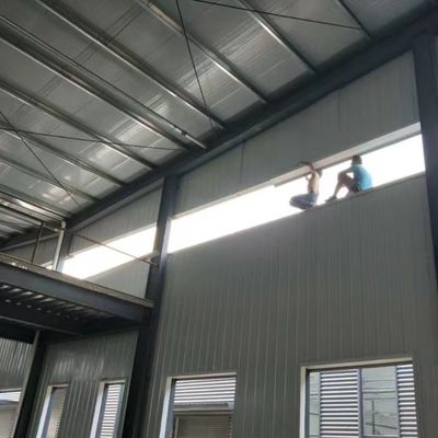 Studio di costruzione di strutture in acciaio per tetti in metallo leggero