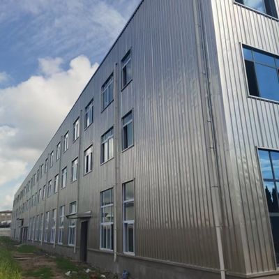 Impianto di costruzione di strutture in acciaio leggero