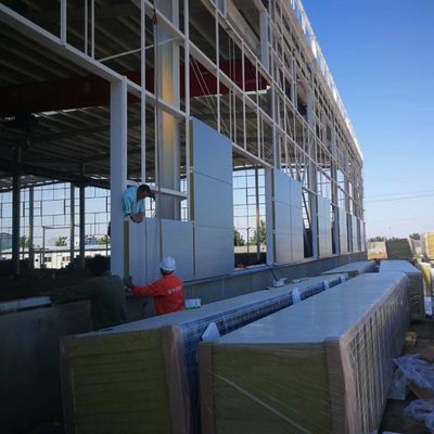 Prefabbricato telaio di acciaio a lunga durata magazzino industriale con design personalizzato