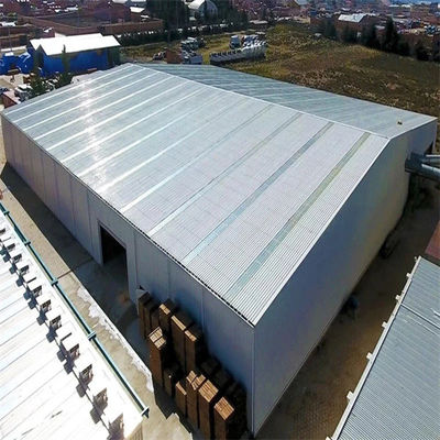 Immagazzino di acciaio prefabbricato laminato a caldo per tetti a pendenza con una forte capacità di carico