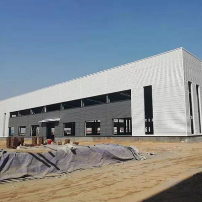Laboratorio di struttura in acciaio su misura con trattamento e materiali di superficie galvanizzati
